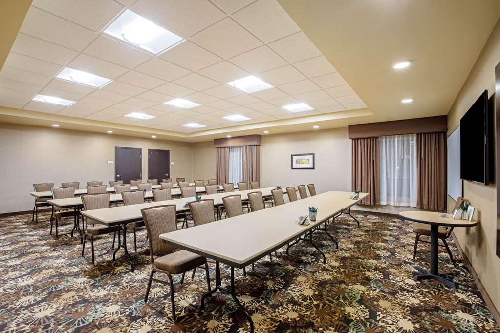 La Quinta Inn & Suites by Wyndham Gillette - photo 22
