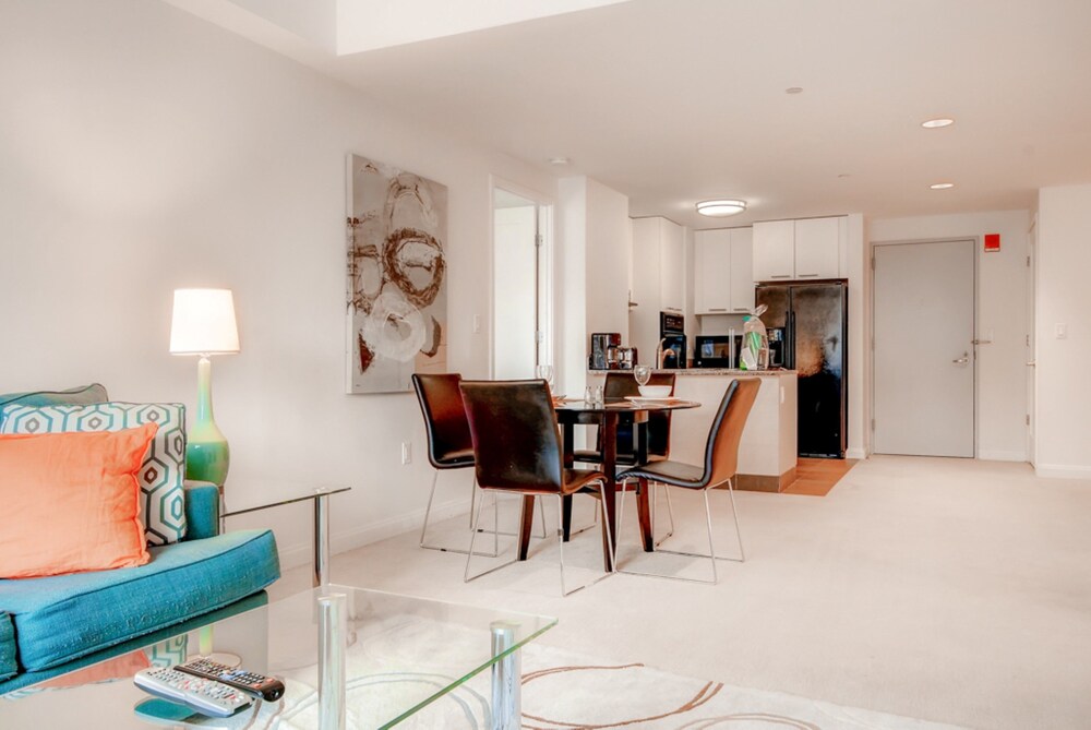 Global Luxury Suites at Kendall Square - photo 16