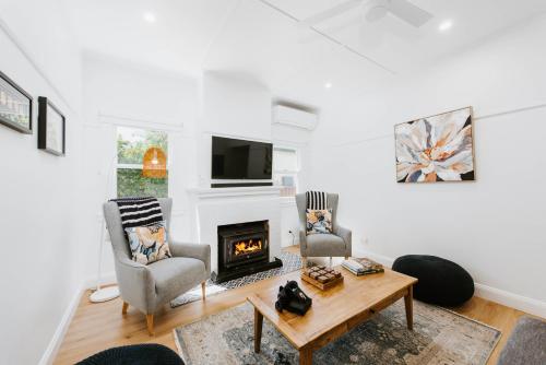 Two Daughters Cottage Refined Country Living — 4-Star Luxury Hotel in Mudgee, Australia