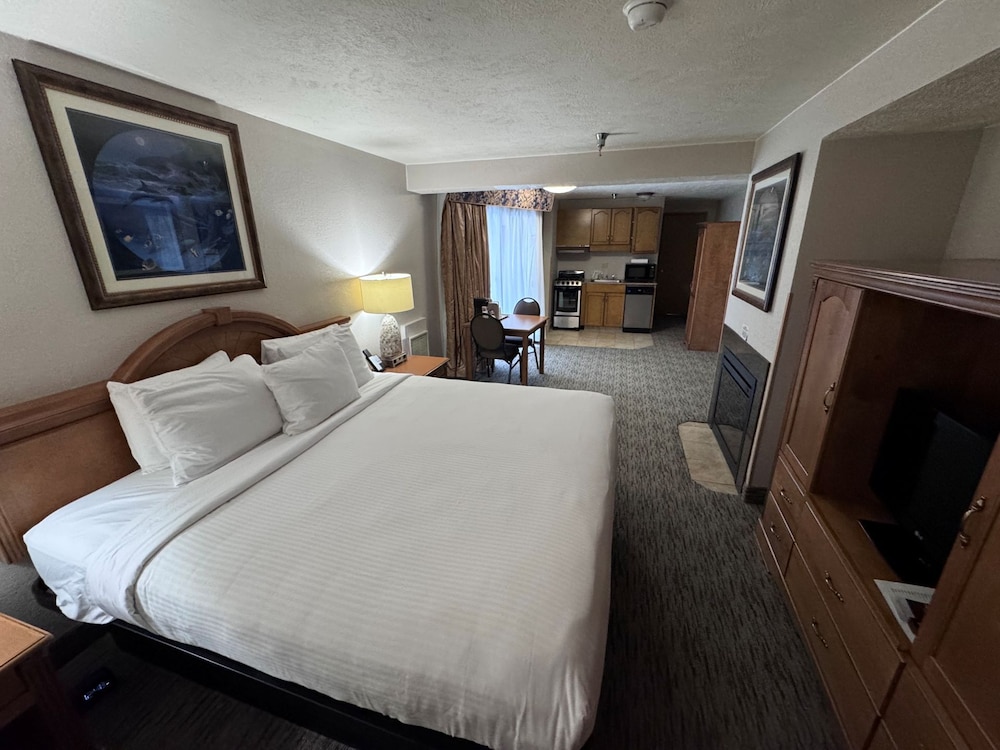 Promenade Inn & Suites Oceanfront - photo 18