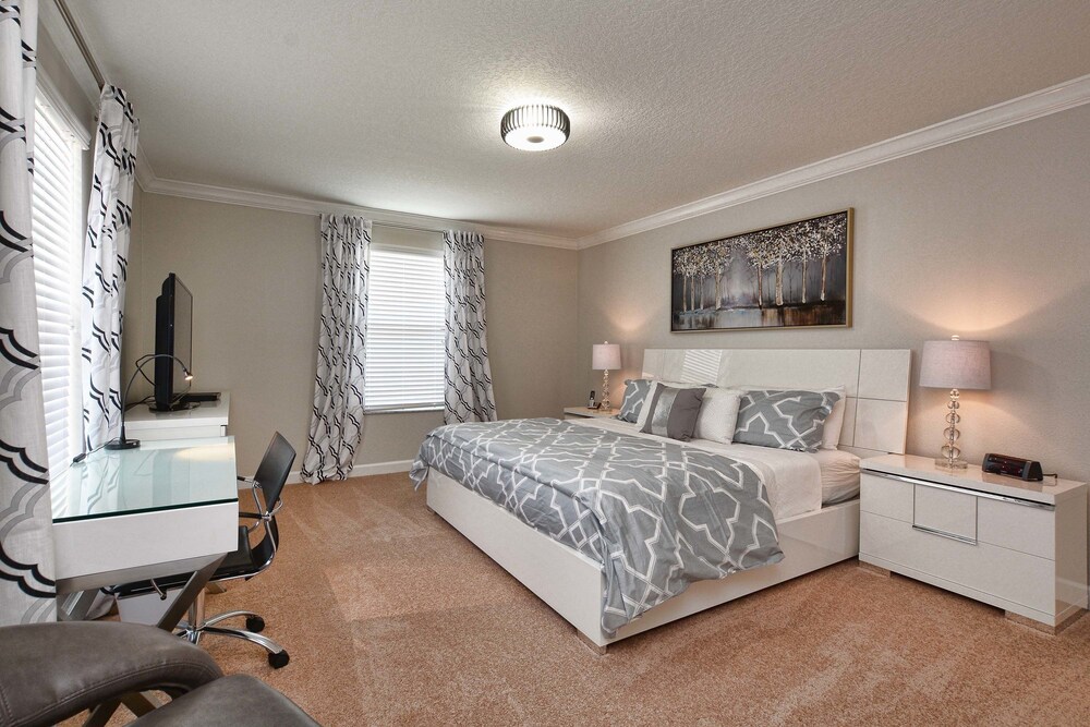 Ohana at Paradise Palms: Resort Townhome W Pool 5 Bedroom Townhouse - photo 11