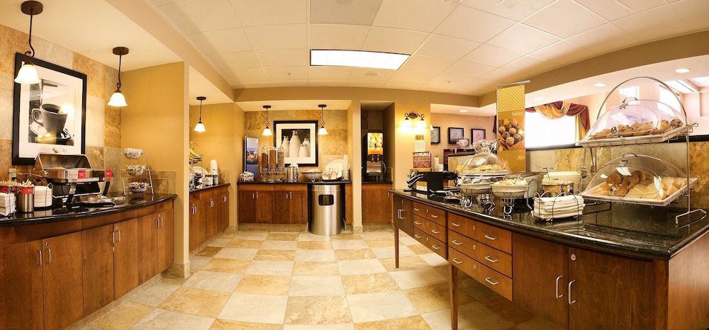 Hampton Inn & Suites Pittsburg CA - photo 95