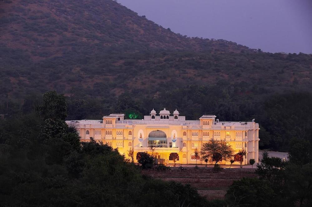 Shouryagarh Resort & Spa — 4-Star Luxury Hotel in Udaipur, India