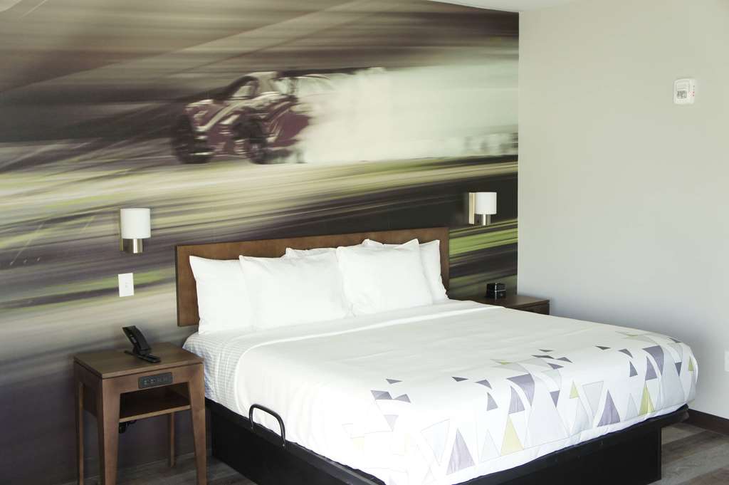 La Quinta Inn & Suites by Wyndham Braselton - photo 29