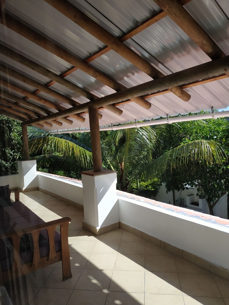 Hollywood Holidays — hotel in Poste De Flacq