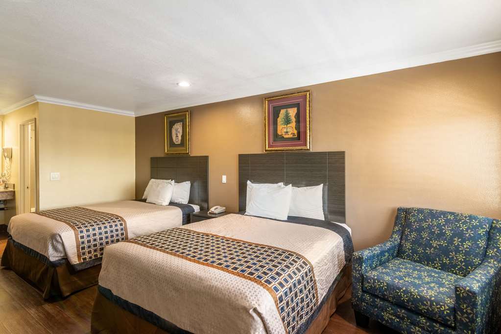 Rodeway Inn Artesia Cerritos - photo 20