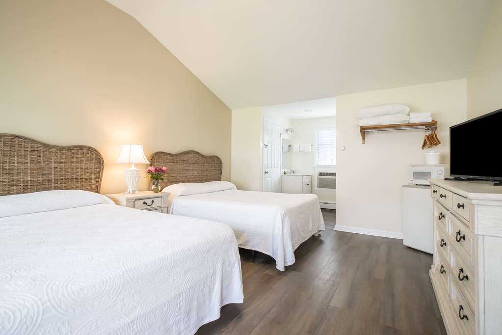 Commodore Inn - photo 12