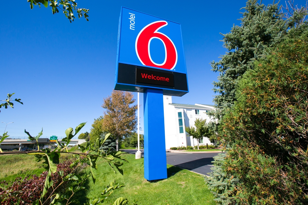 Motel 6 Brooklyn Center MN Minneapolis - photo 4
