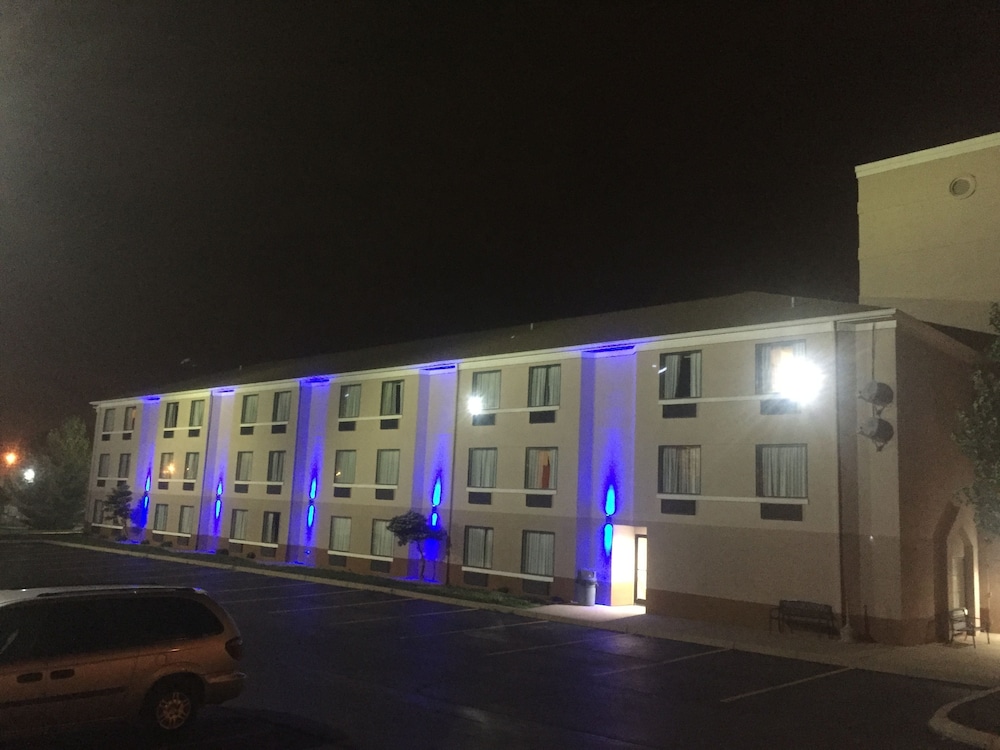 Blankenbaker Inn by IHG - photo 37