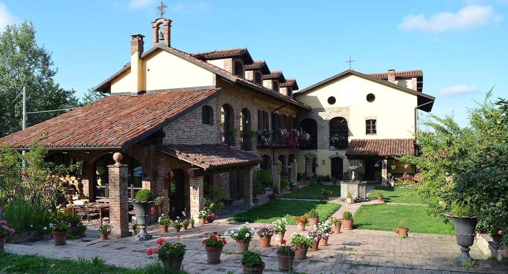 Monastero del Rul — 4-Star Luxury Hotel in Albugnano, Italy