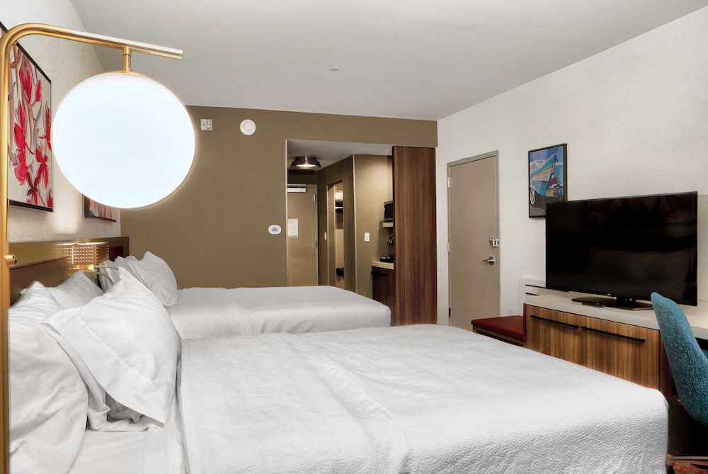 Hilton Garden Inn Bel Air - photo 33