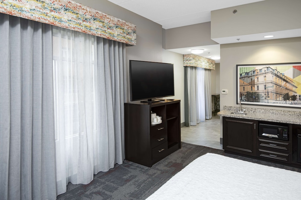 Hampton Inn & Suites Raleigh Downtown - photo 13