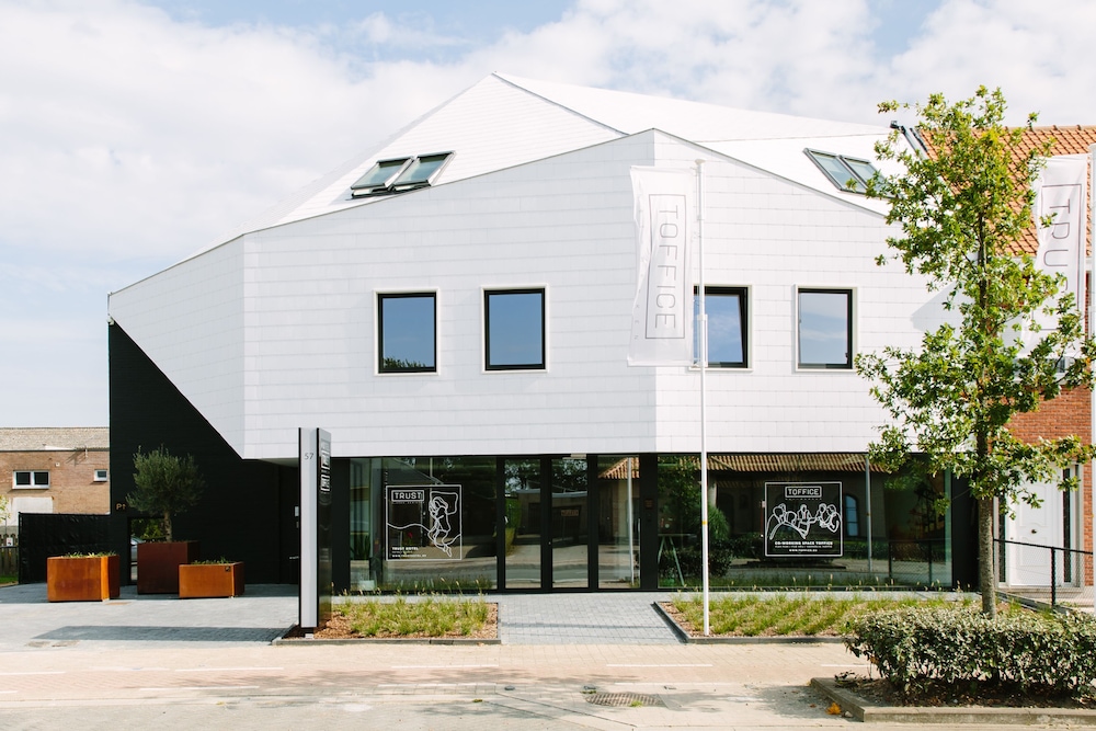 Trust Hotel — hotel in Beveren