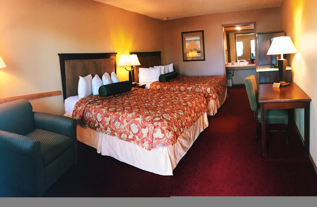 Hotchkiss Inn - photo 18
