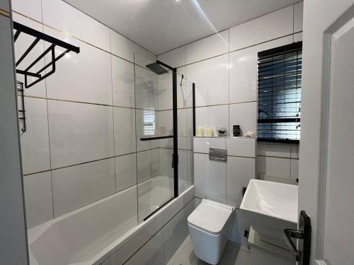 Royal Retreat — 4-Star Luxury Hotel in Roodepoort, South Africa