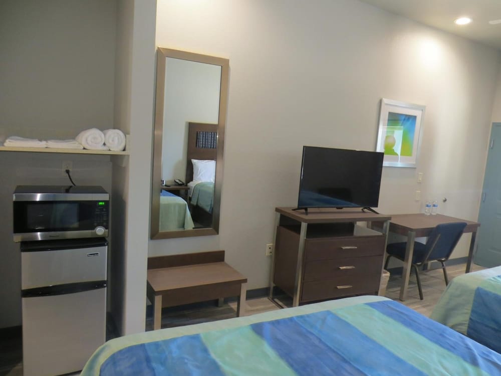 Hotel Blue Woodlands - photo 15
