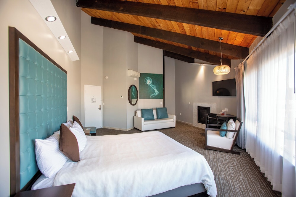 Munras Inn - photo 21