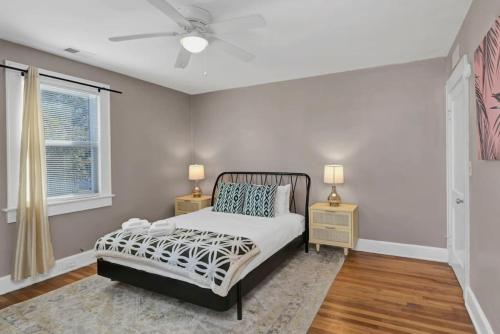 Spacious Home on Gervais 4BR — 4-Star Luxury Hotel in Columbia, United States