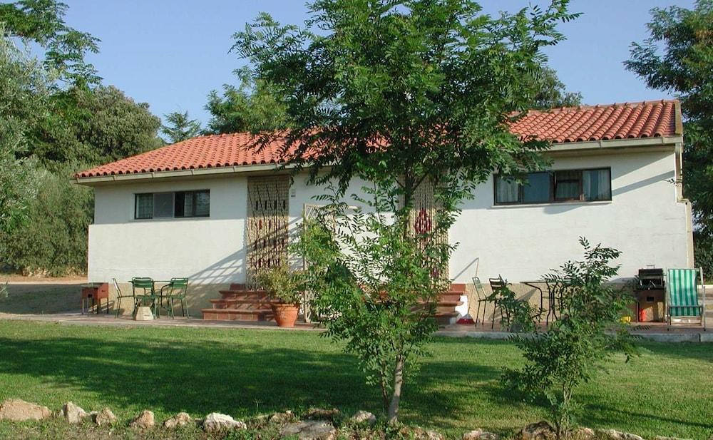 Agriturismo Tesorino — 4-Star Luxury Hotel in Massa Marittima, Italy