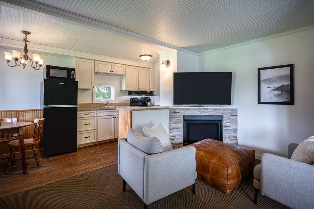Placid Bay Hotel - photo 12