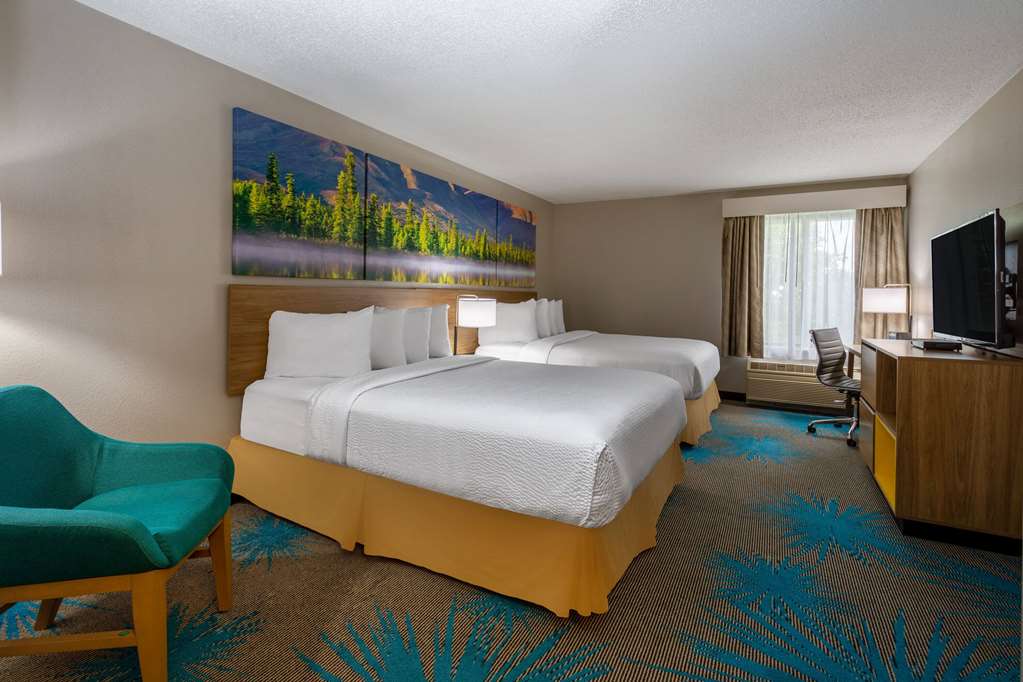 Days Inn & Suites by Wyndham Denver International Airport - photo 21