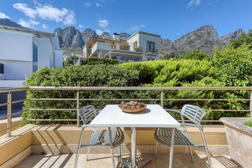 Backup Powered Camps Bay Garden Apartment — 4-Star Luxury Hotel in Cape Town, South Africa
