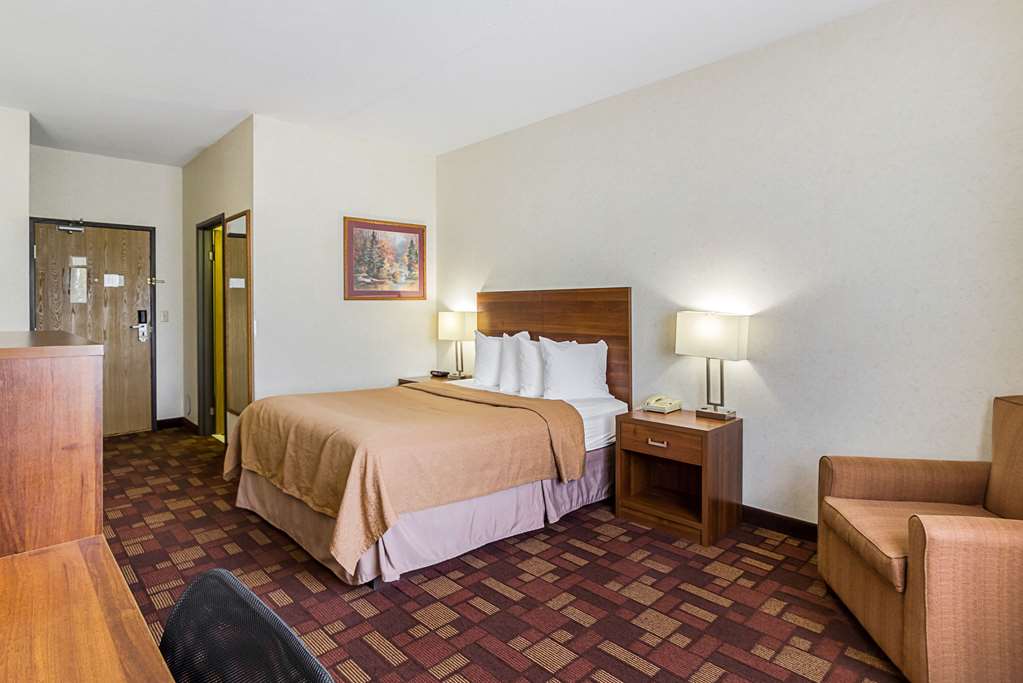 Econo Lodge Luverne I 90 - photo 4