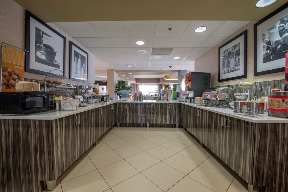 Hampton Inn Atlanta Newnan - photo 39