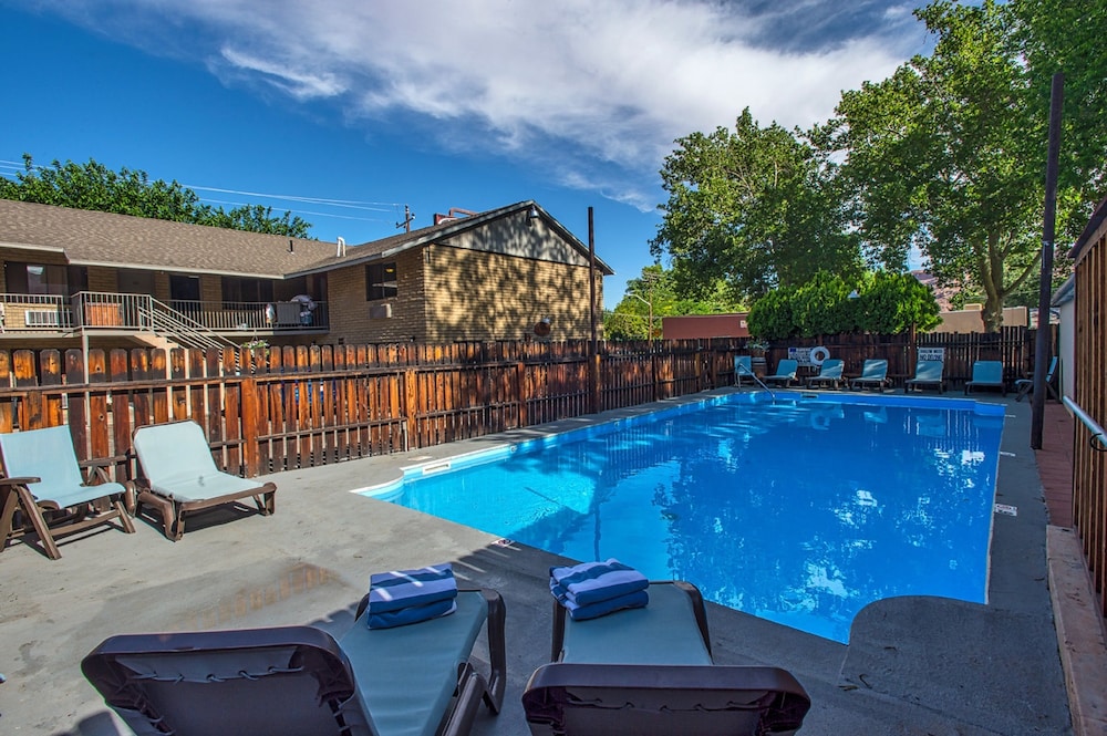 Moab Rustic Inn - photo 38