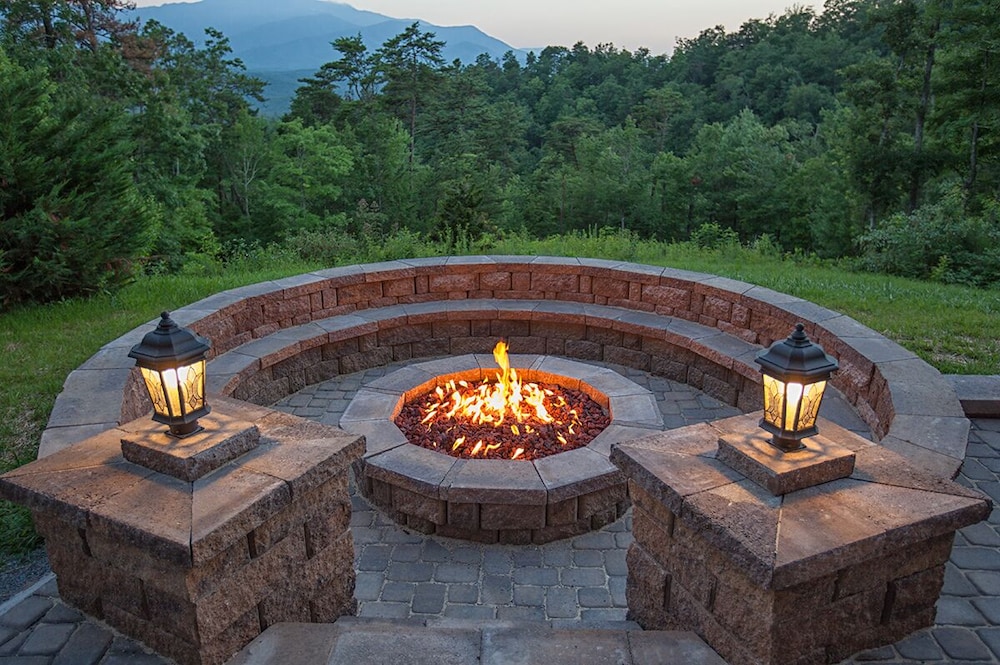 Gatlinburg Mansion 14 Bedroom Cabin by RedAwning — 4-Star Luxury Hotel in Gatlinburg, United States