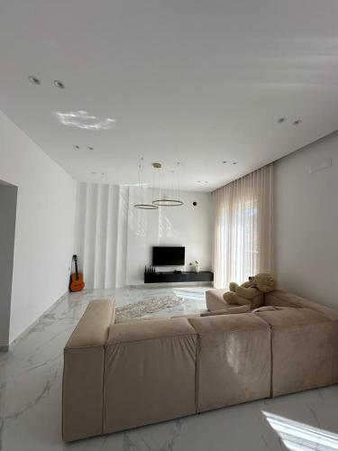 Home DeLuis — Gramsh — photo 4
