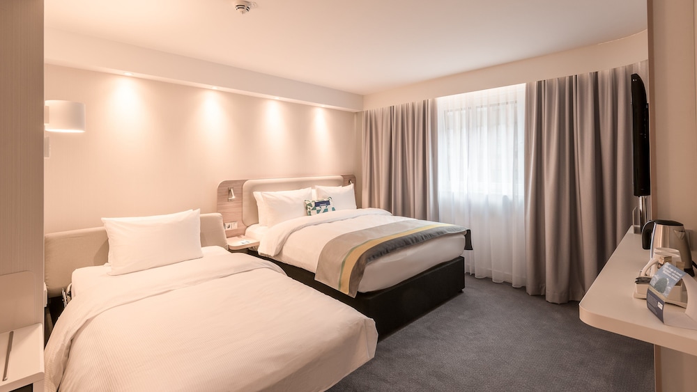 Holiday Inn Express Hotel & Suites Schulenburg by IHG - photo 43