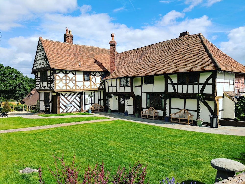 voco Lythe Hill Hotel & Spa by IHG