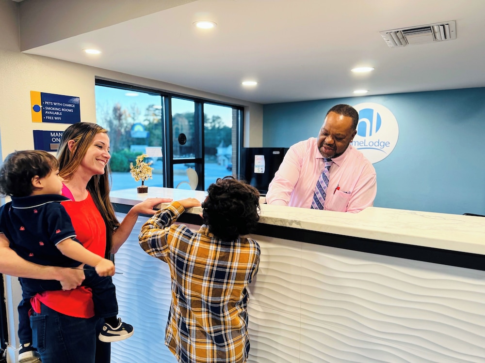 Homelodge Newnan - carbon neutral hotel in Newnan
