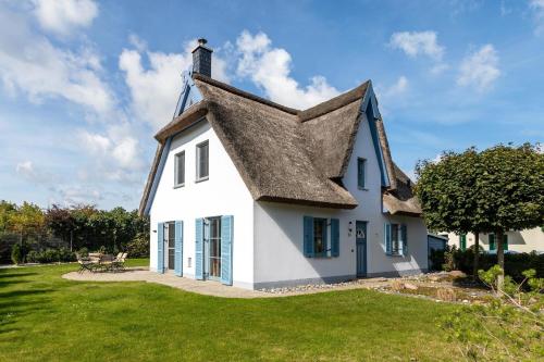 Ferienhaus Nordlicht — 4-Star Luxury Hotel in Glowe, Germany