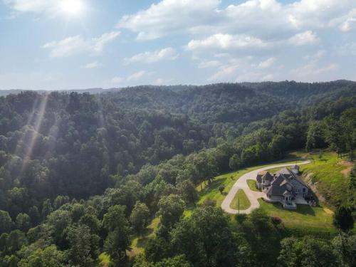 Hidden Acres Escape A Bluegrass Retreat — Blaine