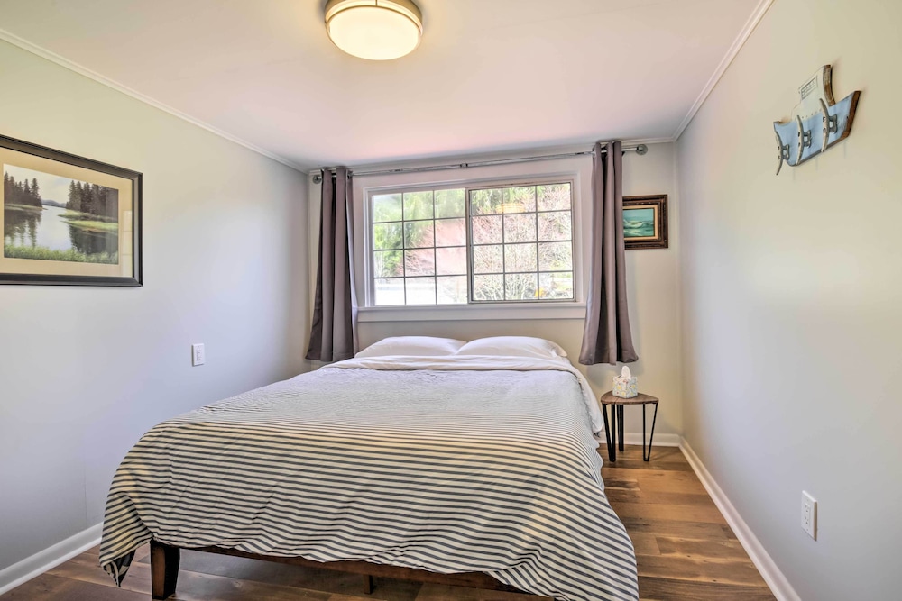 Salty Dog Cottage in Netarts with Deck — 4-Star Luxury Hotel in Tillamook, United States