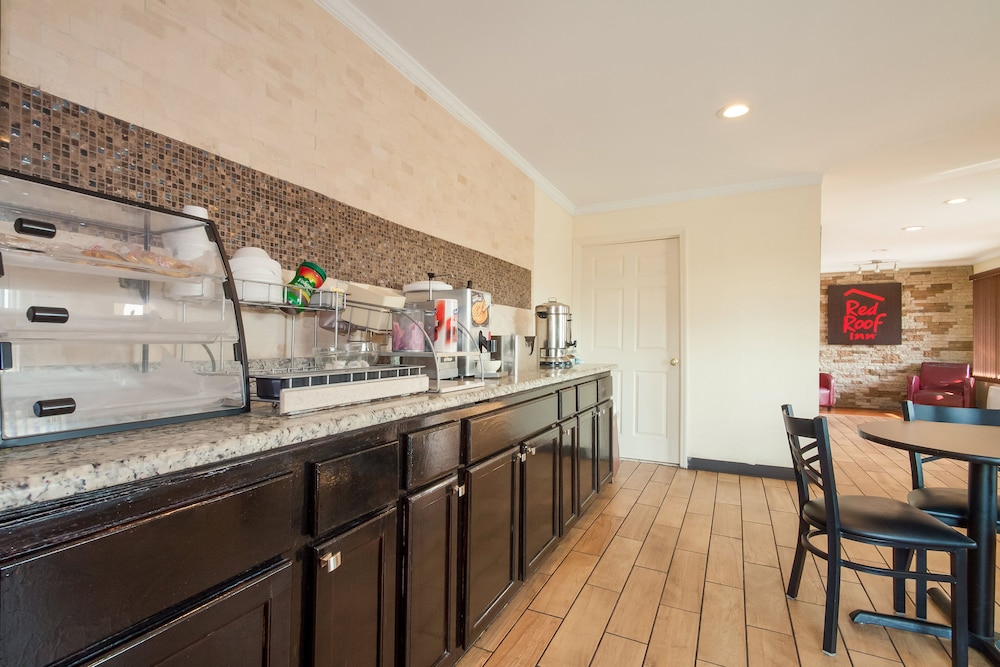 Red Roof Inn Santee - photo 21
