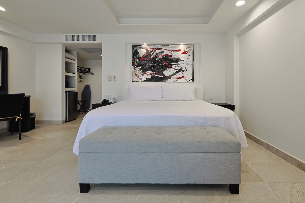 Hotel Delfin Puerto Vallarta