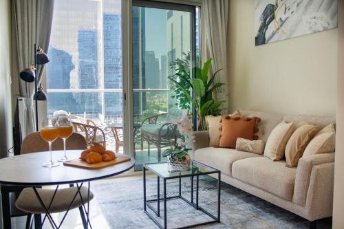 StoneTree Modern 1BR Apartment in Vera Residence — 4-Star Luxury Hotel in Dubai, United Arab Emirates