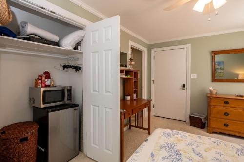 Beaching & Griping by Oak Island Accommodations - photo 45
