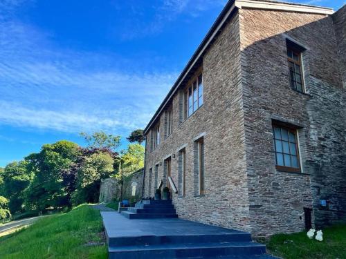 Fledgling Barn: stunning new coastal holiday home — 4-Star Luxury Hotel in Kingsbridge, United Kingdom