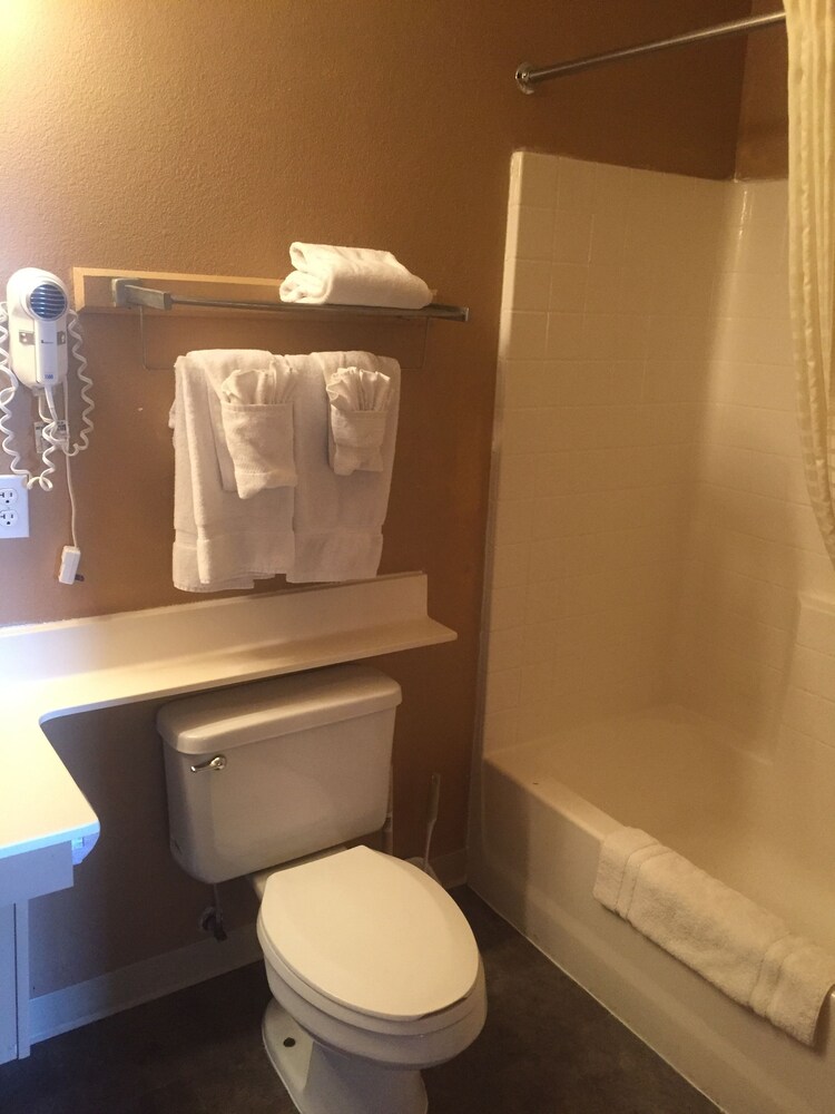 The Sterling Hotel and Extended Stay - photo 17