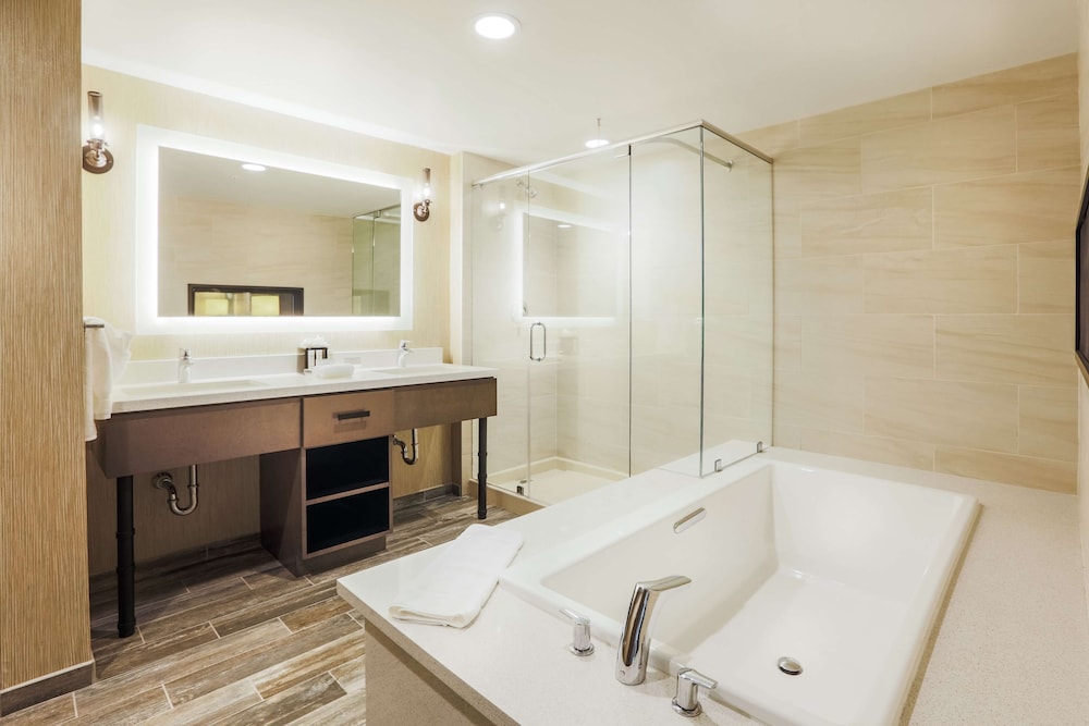 Homewood Suites by Hilton Charleston Historic District - photo 26