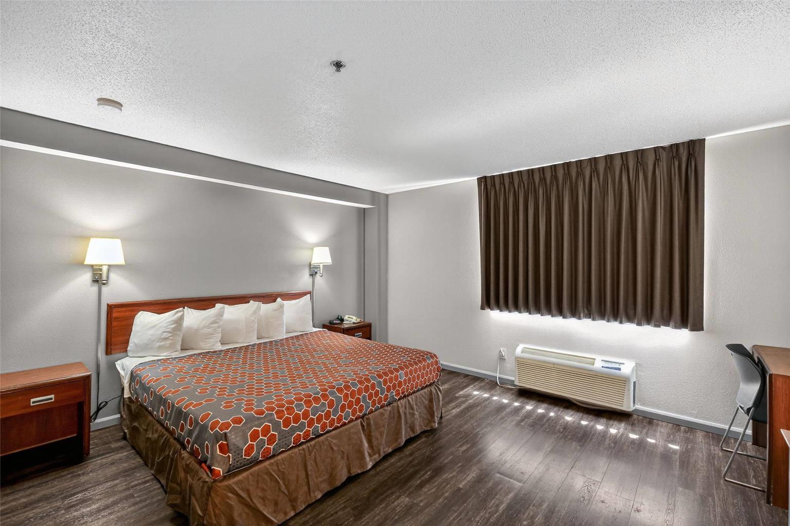 Econo Lodge Princeton - photo 27