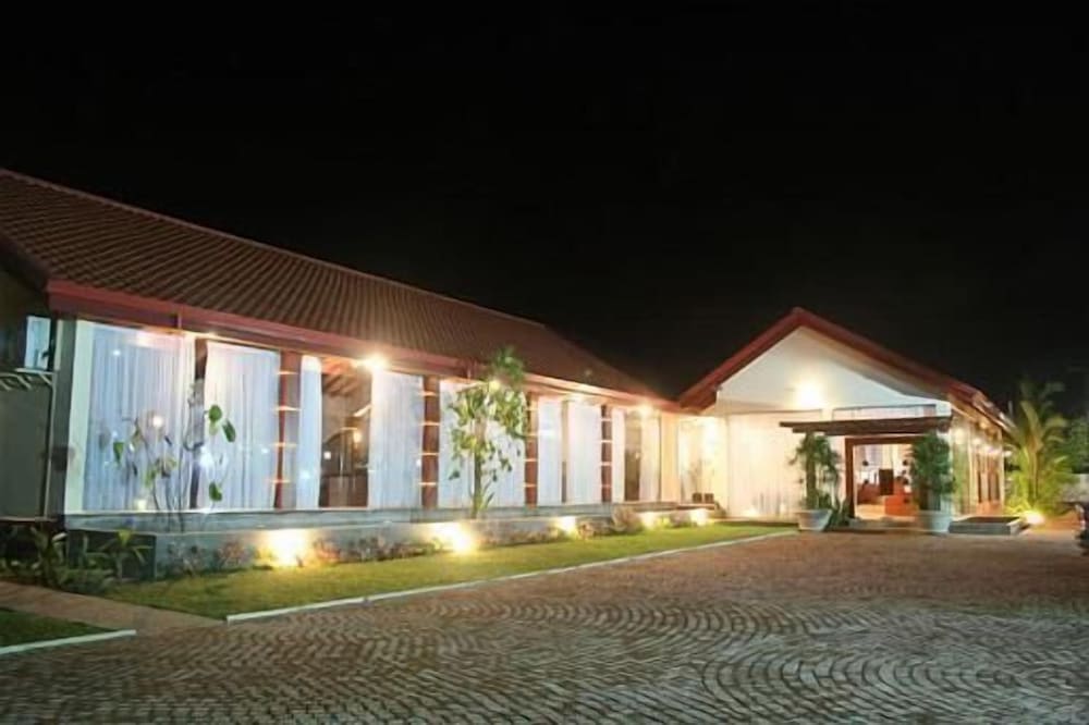 Riverdale Hotel — hotel in Beruwala