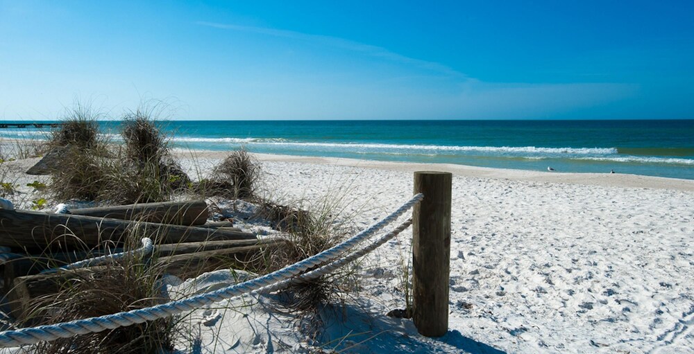 Capri Condo A — 4-Star Luxury Hotel in Bradenton Beach, United States