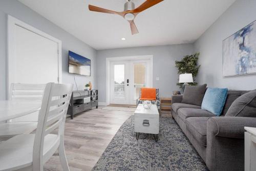 Be A Nomad Rear Top Stylish Unit w Ocean Views — 4-Star Luxury Hotel in Neptune Beach, United States