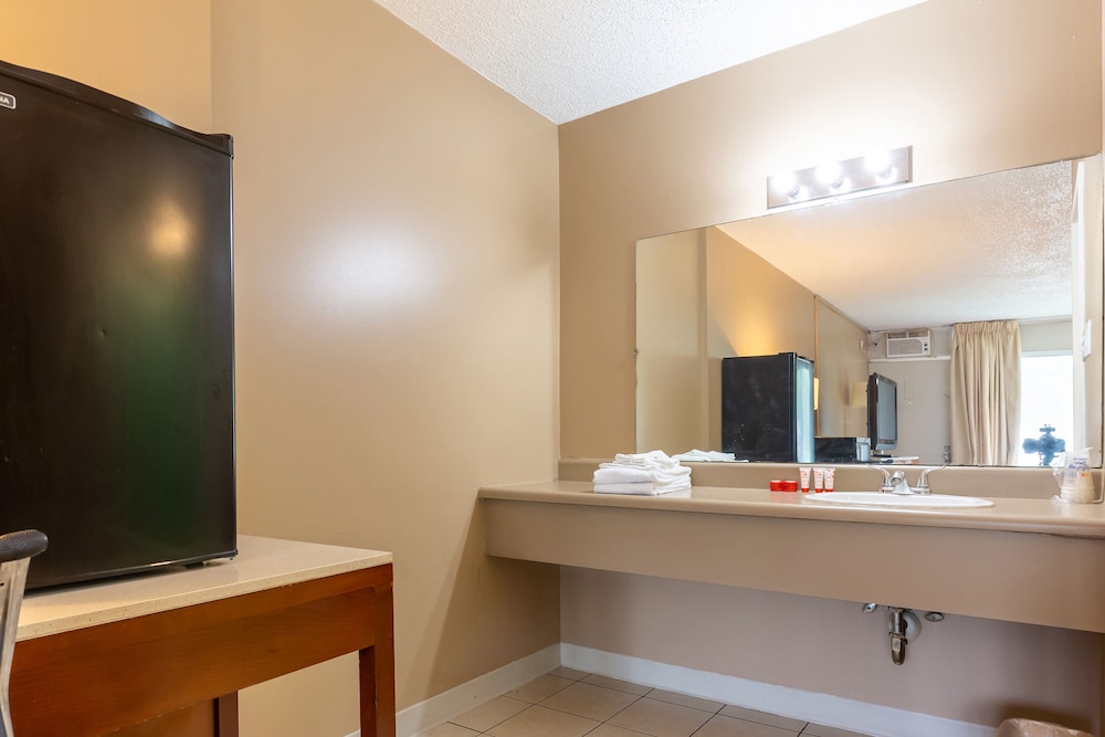 Americas Best Value Inn Rockford - photo 47