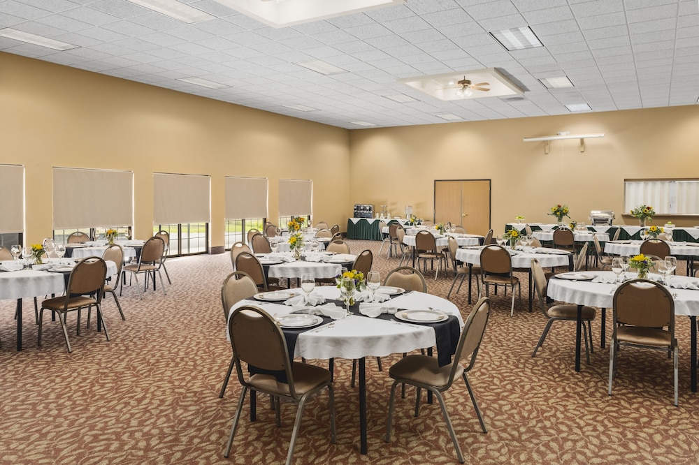 Bitterroot River Inn & Conference Center - photo 33